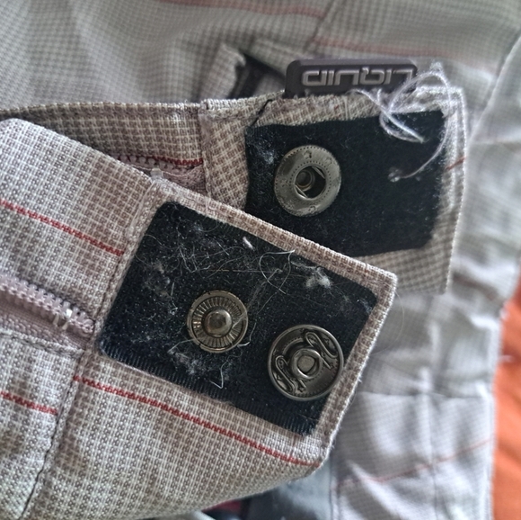 LIQUID BOARDWEAR ski pants snowboard winter sports tan pink check Medium *FLAW - Picture 6 of 9